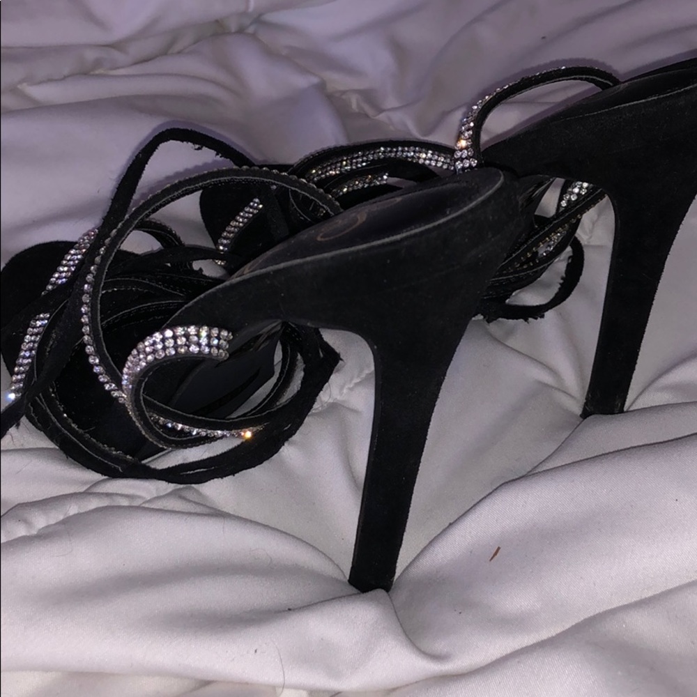 Heels - Picture 2 of 3